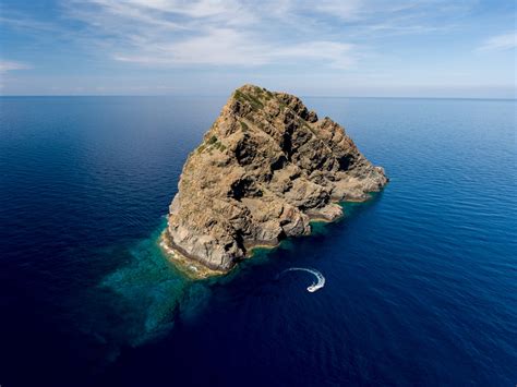 otok koji je skoro nevidljiv na karti hrvatske privatni smjestaj