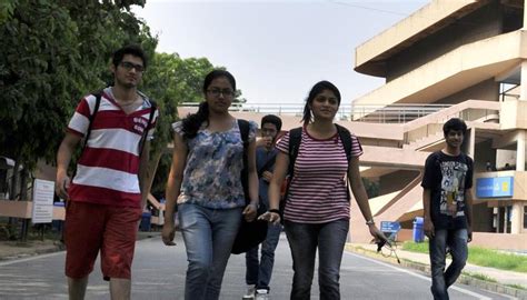 iit admissions number of women joining engineering goes up in 2017 education hindustan times