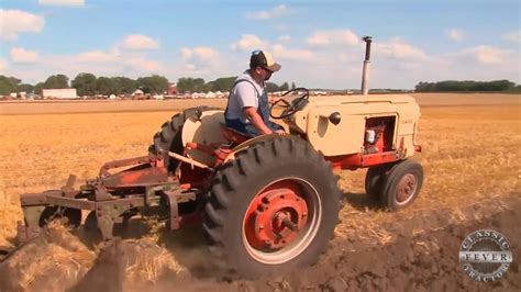 case  tractor plowing   bottom plow classic tractor fever tv