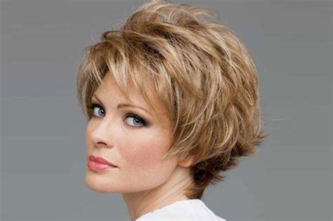 10 classy and simple short hairstyles for women over 50