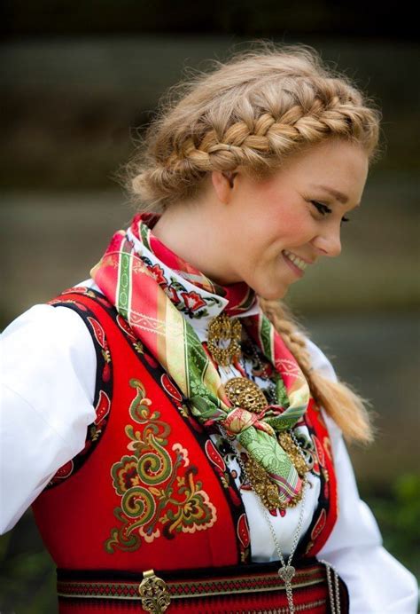 Folklore Folk Costume Costumes Beautiful People Beautiful Women