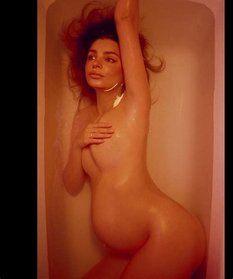 emily ratajkowski nude in the last weeks of pregnancy 9