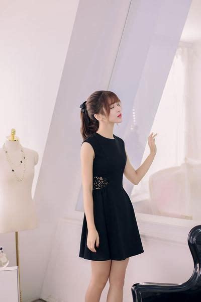 Japanese Fashion Round Neck Sleeveless Lace Dress