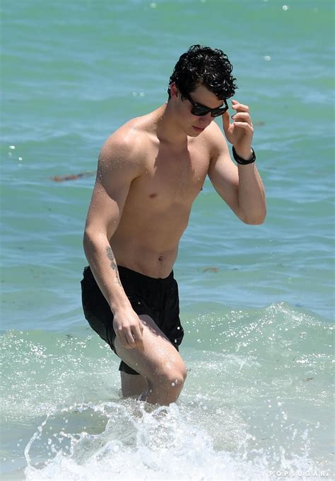shawn mendes shirtless in miami pictures july 2017 popsugar celebrity photo 4