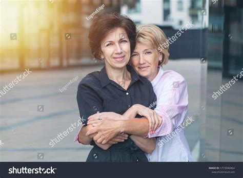 934 Senior Lesbians Bilder Stockfotos Und Vektorgrafiken Shutterstock