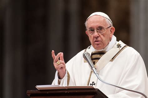 de hel bestaat niet zegt paus franciscus  opvallend interview het nieuwsblad