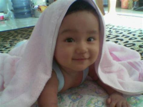 gambar anak bayi indonesia lucu