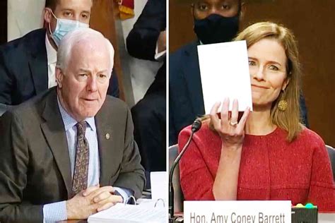 senator asks barrett to hold up the notes she s using to answer