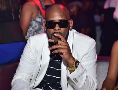 A Chronology Of R Kelly’s Alleged Sex Crimes Is He