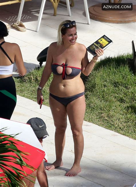 sonia bruganelli sexy relaxing near the beach in miami 04 01 2019