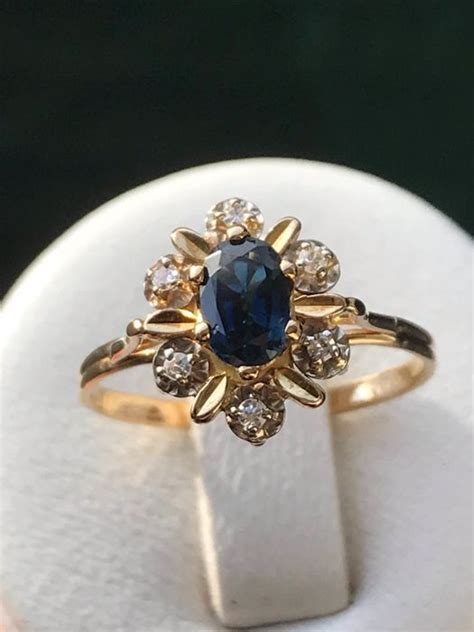 veilinghuis catawiki ring goud  ct saffier en diamant saffier diamant sieraden