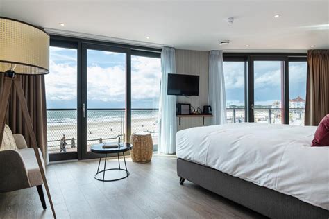 hotels aan zee   mooie strandhotels  nederland