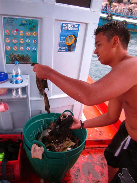 Jack And His Sea Bounty Koh Tao Diving Roctopus Dive Scuba Thailand