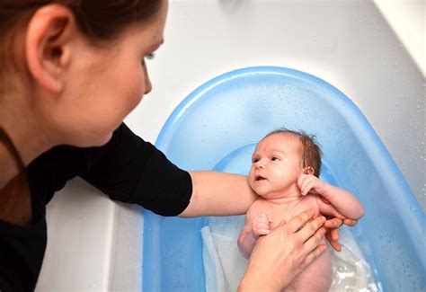 newborn  bath
