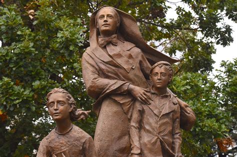 mother cabrini statue unveiled in battery park city after a year long