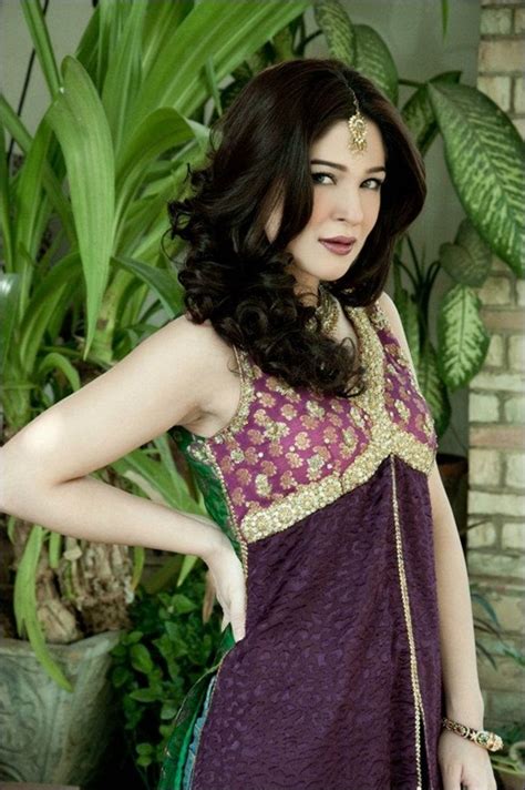 Ayesha Omer Bridal Photoshoot By Aish Ishrat Beauty Salon