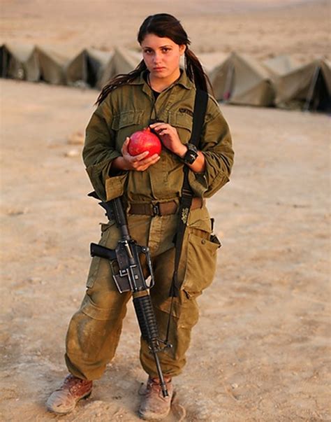 warhistory beautiful female soldiers of israeli defence forces