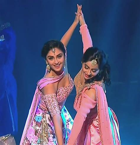 Yukti Kapoor Serial actress Dance Performance at TV Show