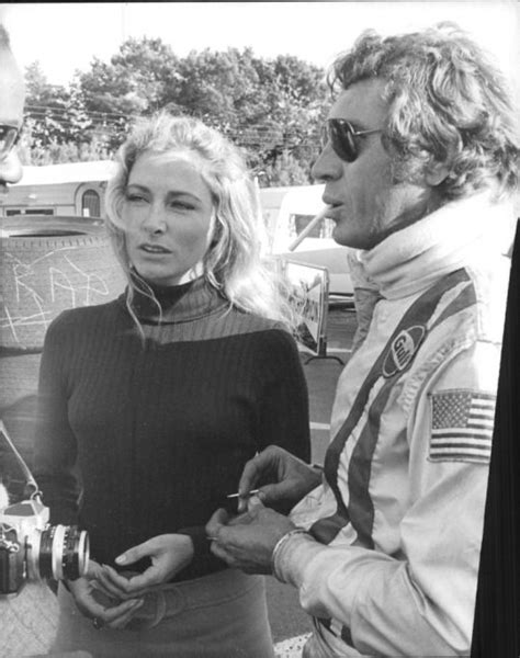 elga andersen and steve mcqueen on set for le mans actrices mcqueen y autos