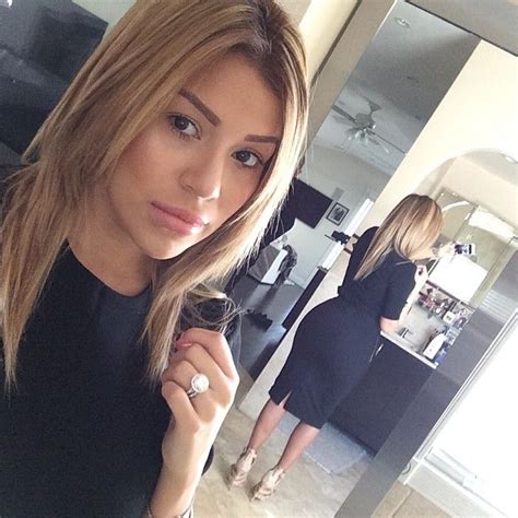 Statigram Instagram Webviewer Curvy Mirror Selfie Model