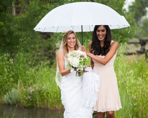 everything the maid of honor needs to do on the wedding day