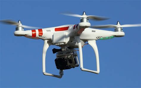 top  des drones du militaire au loisir