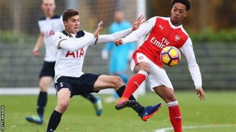 chris willock arsenal youngster  join benfica   year deal bbc sport
