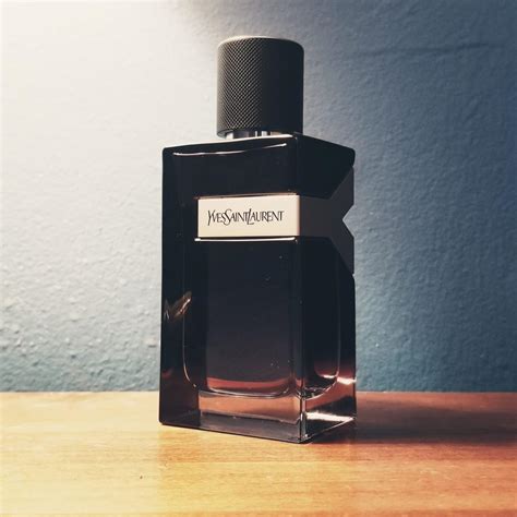 eau de parfum yves saint laurent odekolon novyy aromat dlya muzhchin