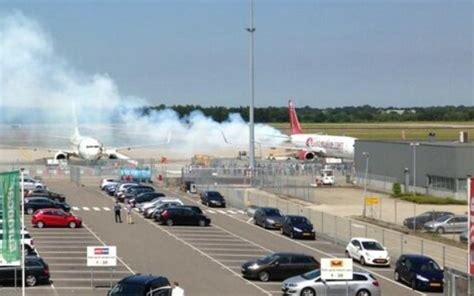 rook uit boeing  op eindhoven airport luchtvaartnieuws