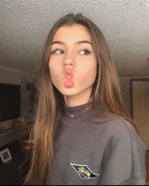 𝐥𝐢𝐚 🧚🏻‍♀️ In 2020 Pretty Girls Selfies Aesthetic Girl Cute Selfie