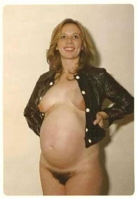pregnant women posing nude with hot preggo teens