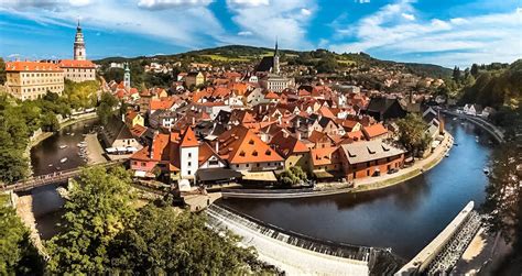 cesky krumlov  ultimate guide  czechias magical fairytale town