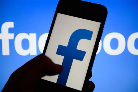facebook shuts controversial program  pay apple users  data time