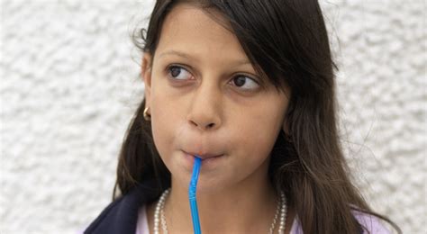 Why A Ban On Plastic Straws Sucks Macleans Ca