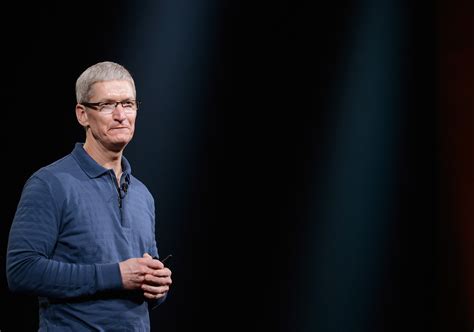 Tim Cook Offered Steve Jobs His Liver And New Book Becoming