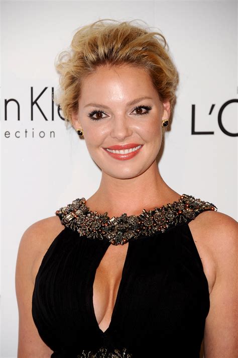 katherine heigl cleavage candids at elle women in hollywood event 03 gotceleb