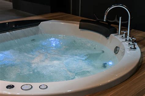 choose   whirlpool tub aqua living factory outlets