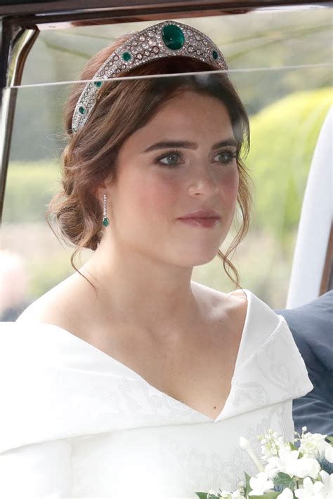 history  princess eugenies emerald  diamond wedding day