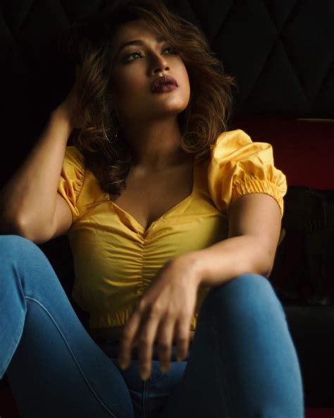 bangladeshi actress azmeri haque badhon bangladeshi model azmeri