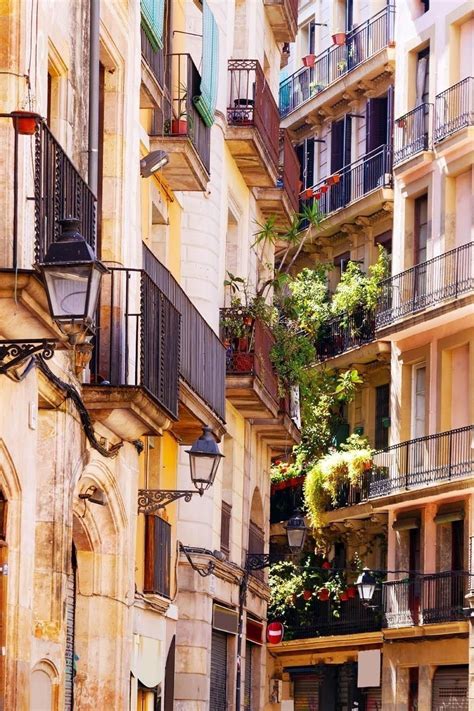 picturesque houses  barri gotic barcelona spain top