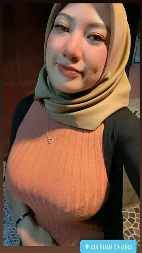 Pin By Ikeh Kimochi On Hijab Stylist 5 In 2021 Beautiful Arab Women
