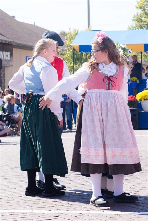 Pin By Svensk Hyllningsfest On Festival 2015 October 9 And 10 Fashion
