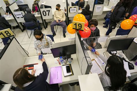 Agências Do Trabalhador Do Paraná Iniciam A Semana Com A Oferta De 13