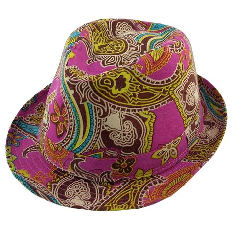 man woman summer outdoor paisley print fuchsia fedora trilby hat cap in