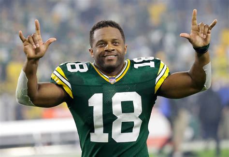 randall cobb takes salary cut  stay  packers