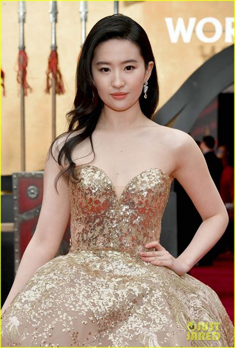 Mulan S Yifei Liu Looks Like A True Disney Princess At L A
