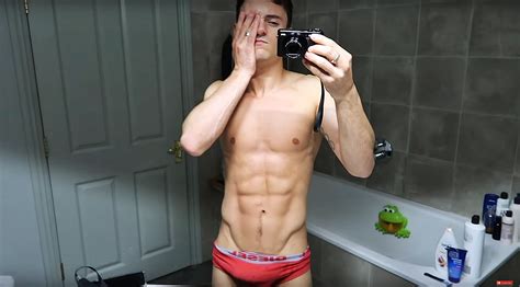 Tom Daley Strips Off In Japan Esmale Blog Essentially For Men