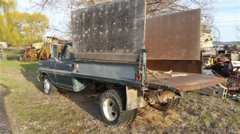 ford  ton dump truck