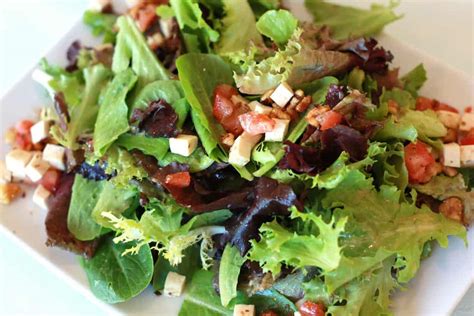 The Perfect Mixed Green Salad With A Simple Vinaigrette Ov Harvest