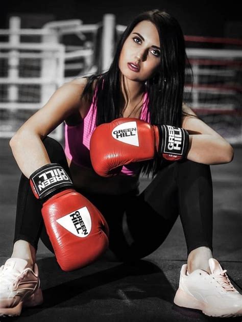 pin by j s on js33543 kick boxing girl women boxing